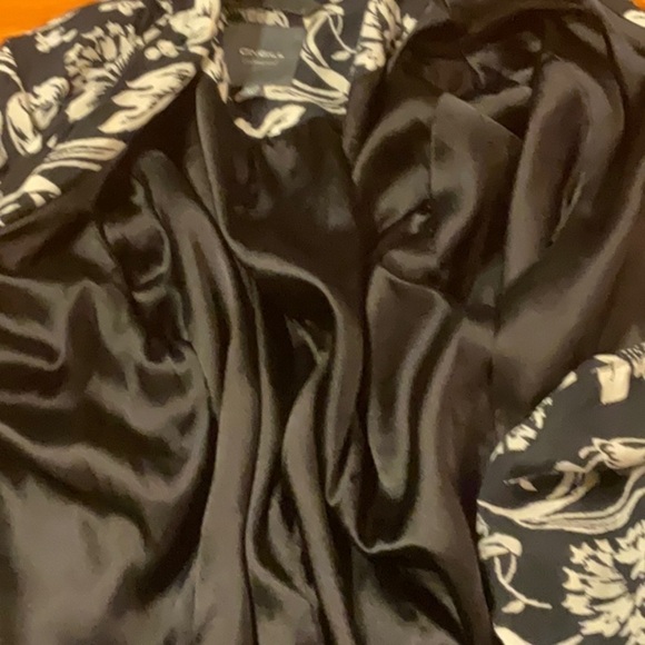 O’Neill blue/white SZ 10 woman’s waterfall open floral lined jacket pockets - Picture 11 of 12